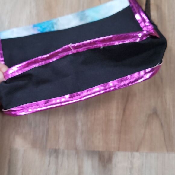 💜Disney Descendants Black "Good Isn't Always Easy" Lightweight Purse - Picture 6 of 7